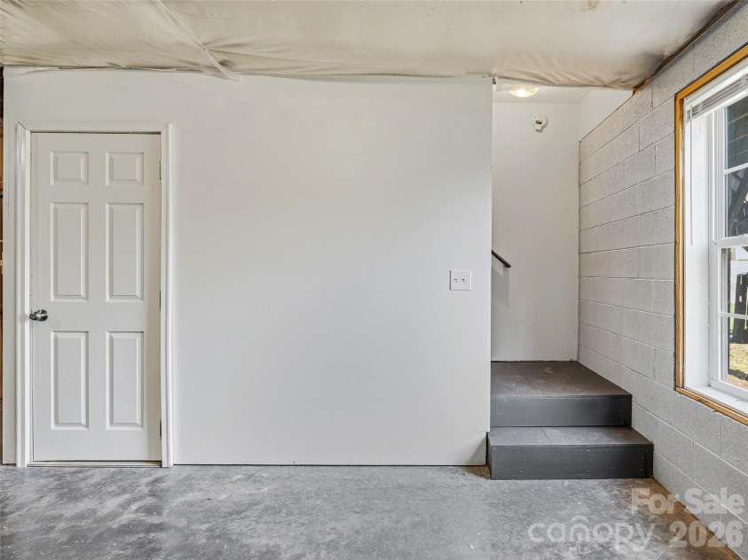 21 Shelburne Drive, Asheville, NC 28806.  MLS# CAR4370056, YatesRealty ID 11721. 