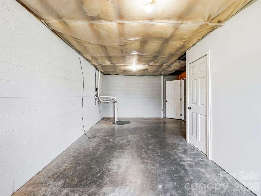21 Shelburne Drive, Asheville, NC 28806.  MLS# CAR4370056, YatesRealty ID 11721. 