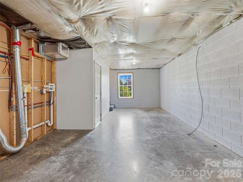 21 Shelburne Drive, Asheville, NC 28806.  MLS# CAR4370056, YatesRealty ID 11721. 