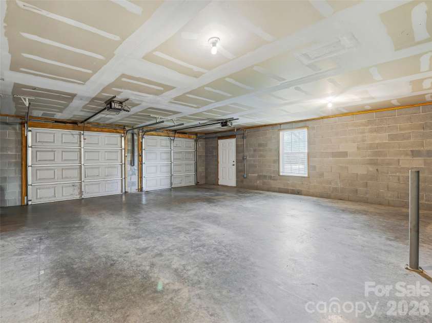 21 Shelburne Drive, Asheville, NC 28806.  MLS# CAR4370056, YatesRealty ID 11721. 