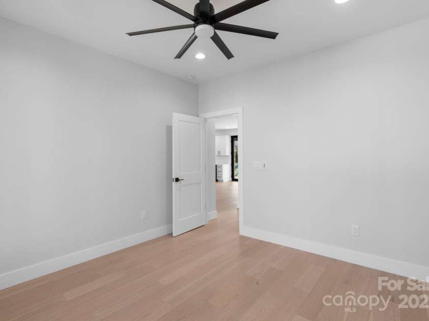 41 SCOTT MEADOWS Drive, Asheville, NC 28806.  MLS# CAR4201276, YatesRealty ID 11721. 