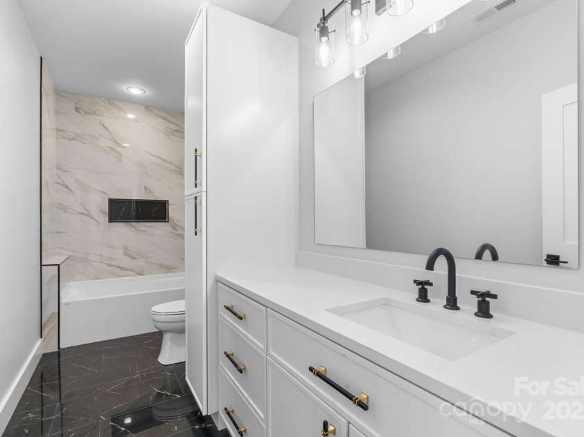 41 SCOTT MEADOWS Drive, Asheville, NC 28806.  MLS# CAR4201276, YatesRealty ID 11721. 