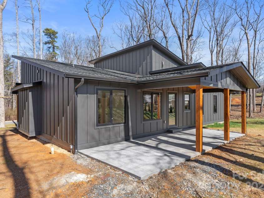 41 SCOTT MEADOWS Drive, Asheville, NC 28806.  MLS# CAR4201276, YatesRealty ID 11721. 