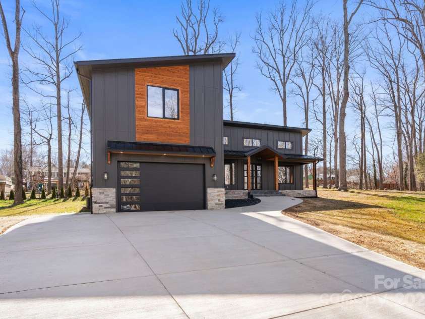 41 SCOTT MEADOWS Drive, Asheville, NC 28806.  MLS# CAR4201276, YatesRealty ID 11721. 