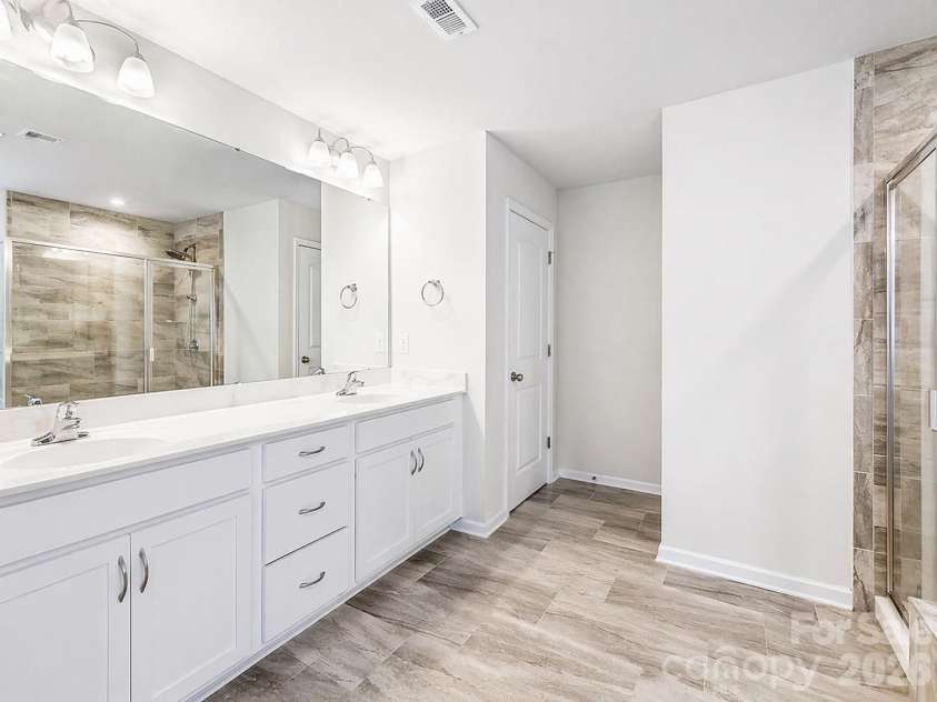 1601 Calder Drive, Indian Trail, NC 28079.  MLS# CAR4369337, YatesRealty ID 11722. 