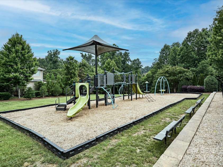 3200 Delamere Drive, Matthews, NC 28104.  MLS# CAR4250146, YatesRealty ID 11722. 