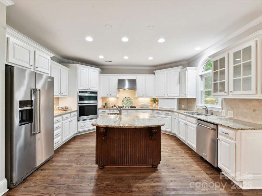 3200 Delamere Drive, Matthews, NC 28104.  MLS# CAR4250146, YatesRealty ID 11722. 