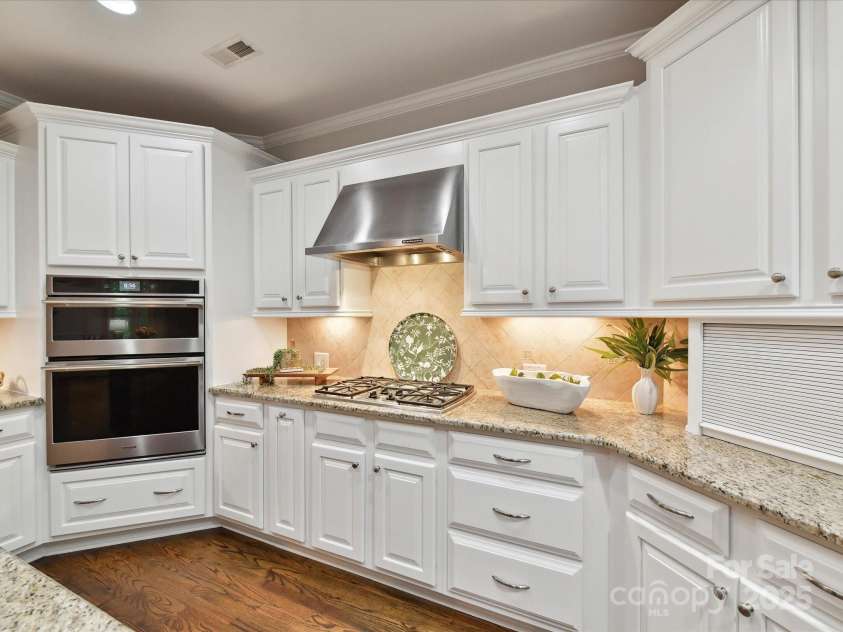 3200 Delamere Drive, Matthews, NC 28104.  MLS# CAR4250146, YatesRealty ID 11722. 