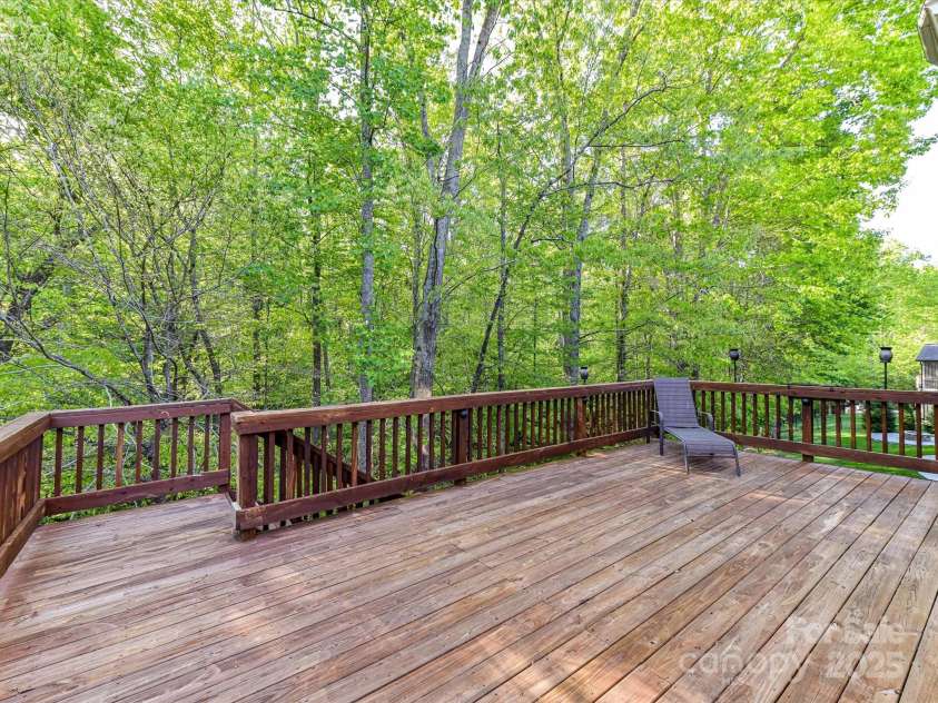 3200 Delamere Drive, Matthews, NC 28104.  MLS# CAR4250146, YatesRealty ID 11722. 