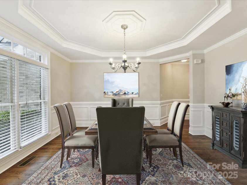 3200 Delamere Drive, Matthews, NC 28104.  MLS# CAR4250146, YatesRealty ID 11722. VIRTUALLY STAGED Dining Room