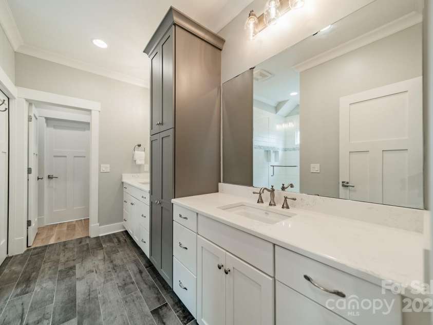 365 Delburg Street, Davidson, NC 28036.  MLS# CAR4248502, YatesRealty ID 11723. 