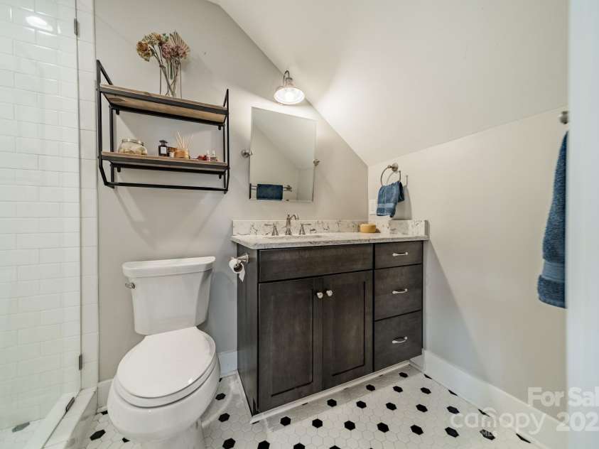 365 Delburg Street, Davidson, NC 28036.  MLS# CAR4248502, YatesRealty ID 11723. 