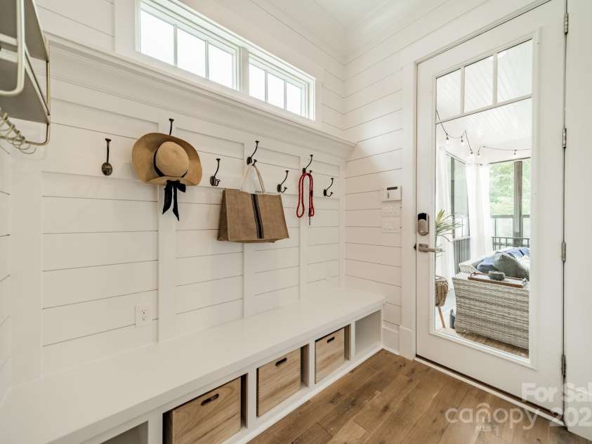 365 Delburg Street, Davidson, NC 28036.  MLS# CAR4248502, YatesRealty ID 11723. 