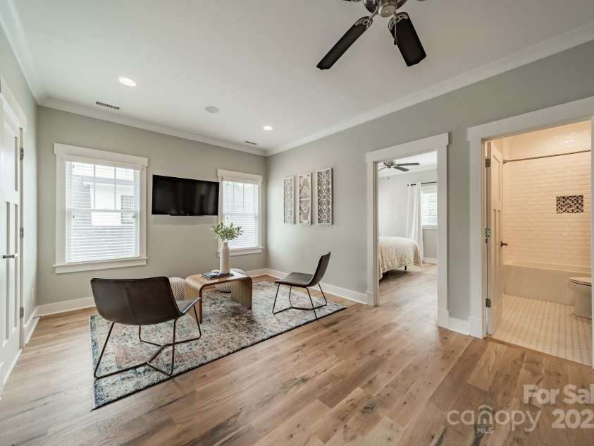 365 Delburg Street, Davidson, NC 28036.  MLS# CAR4248502, YatesRealty ID 11723. Wonderful Loft