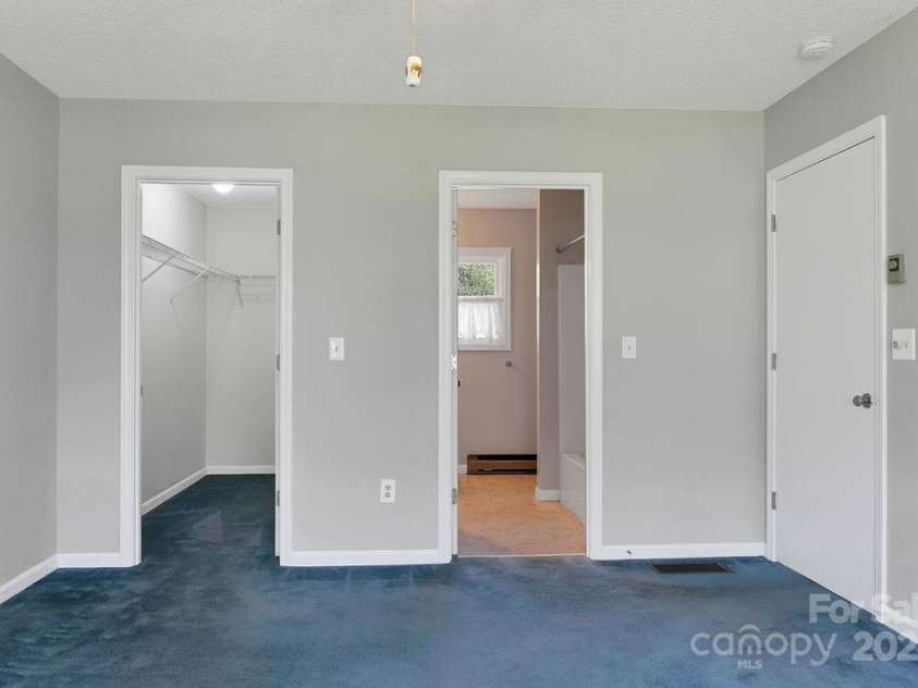 17 Resada Drive, Brevard, NC 28712.  MLS# CAR4247034, YatesRealty ID 11725. 