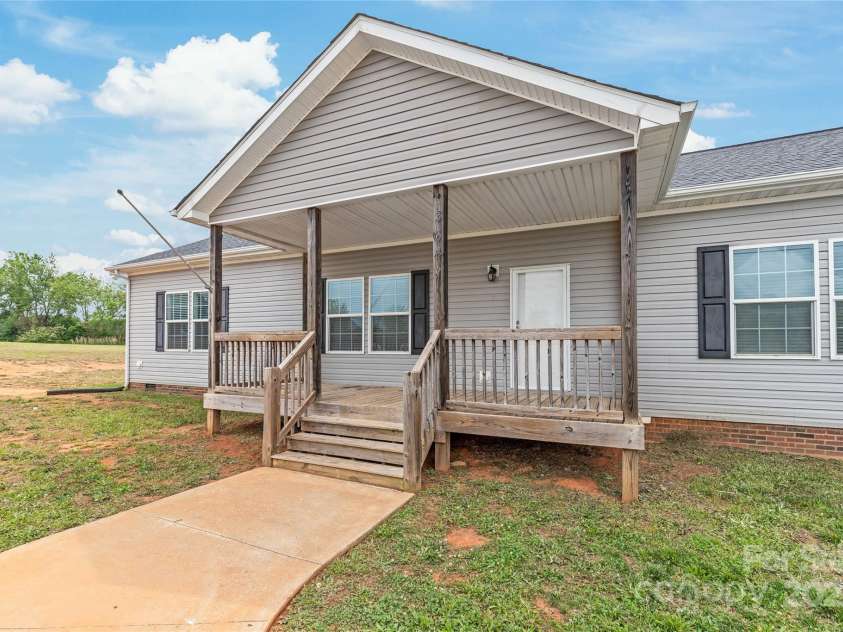 3648 Plainfield Drive, Shelby, NC 28150.  MLS# CAR4246254, YatesRealty ID 11726. 