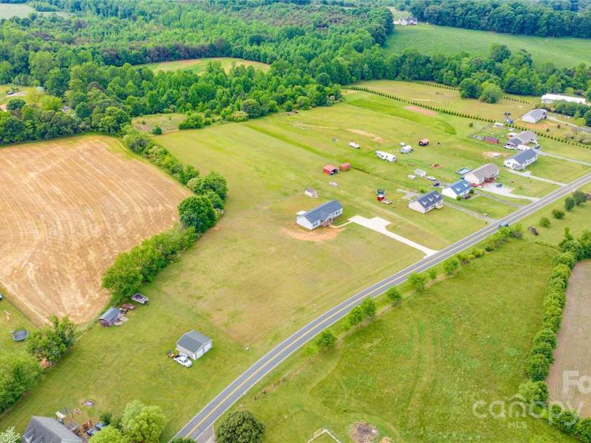 3648 Plainfield Drive, Shelby, NC 28150.  MLS# CAR4246254, YatesRealty ID 11726. 