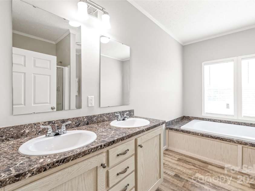 3648 Plainfield Drive, Shelby, NC 28150.  MLS# CAR4246254, YatesRealty ID 11726. 