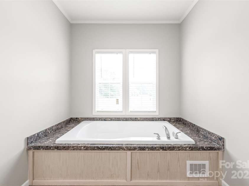 3648 Plainfield Drive, Shelby, NC 28150.  MLS# CAR4246254, YatesRealty ID 11726. 