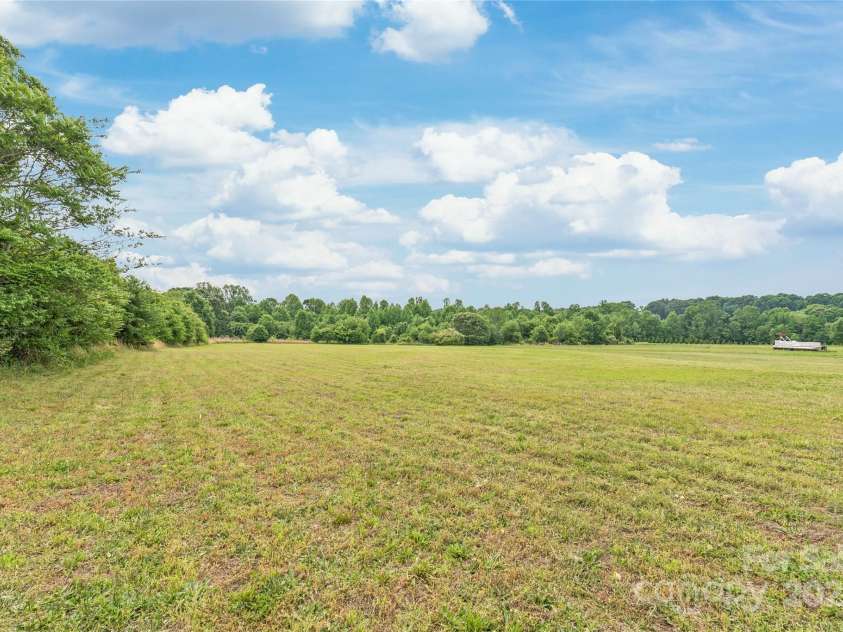 3648 Plainfield Drive, Shelby, NC 28150.  MLS# CAR4246254, YatesRealty ID 11726. 