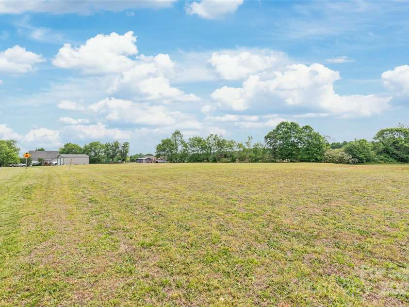 3648 Plainfield Drive, Shelby, NC 28150.  MLS# CAR4246254, YatesRealty ID 11726. 