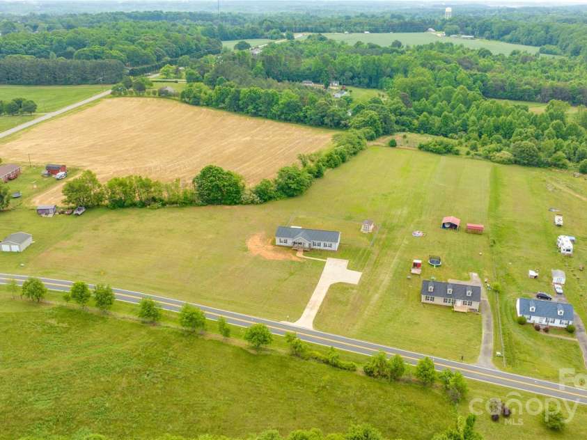 3648 Plainfield Drive, Shelby, NC 28150.  MLS# CAR4246254, YatesRealty ID 11726. 