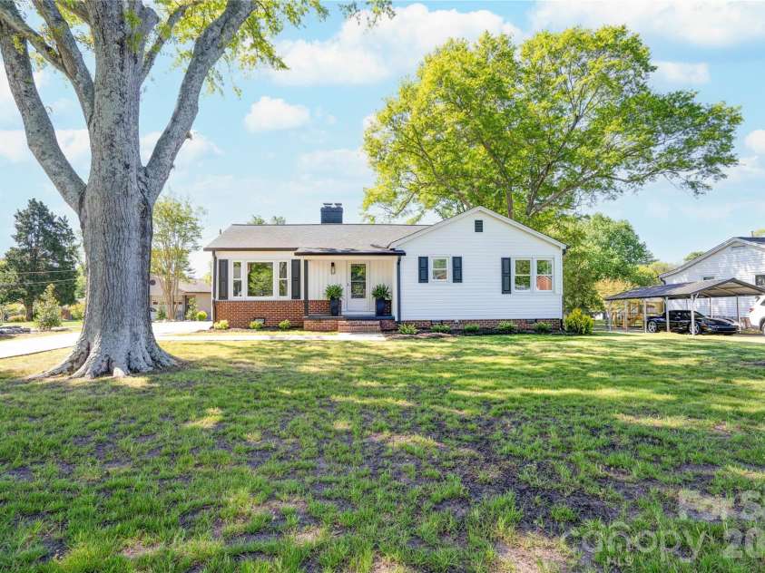 763 Broad Street, Shelby, NC 28152.  MLS# CAR4369420, YatesRealty ID 11726. Front