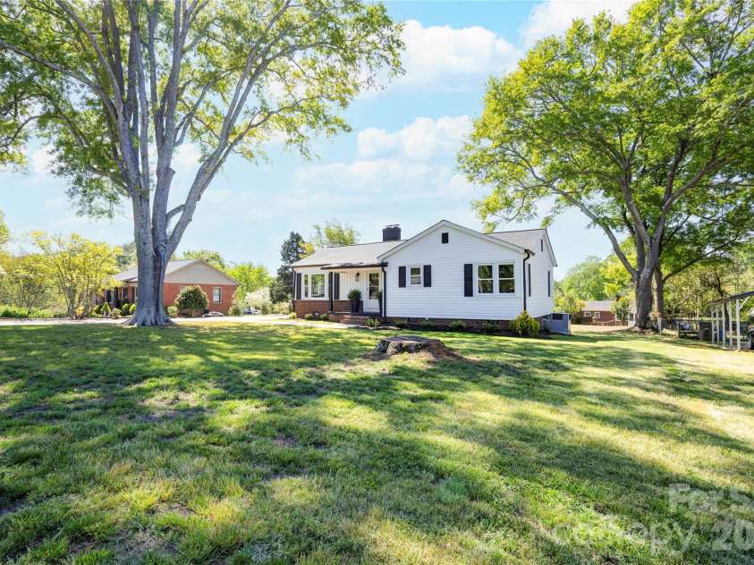 763 Broad Street, Shelby, NC 28152.  MLS# CAR4369420, YatesRealty ID 11726. Front