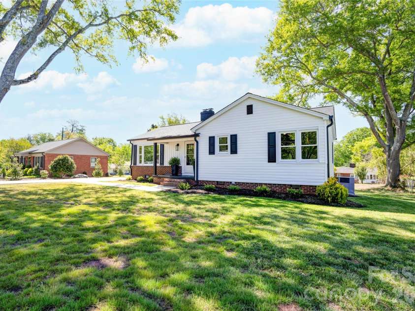763 Broad Street, Shelby, NC 28152.  MLS# CAR4369420, YatesRealty ID 11726. Front