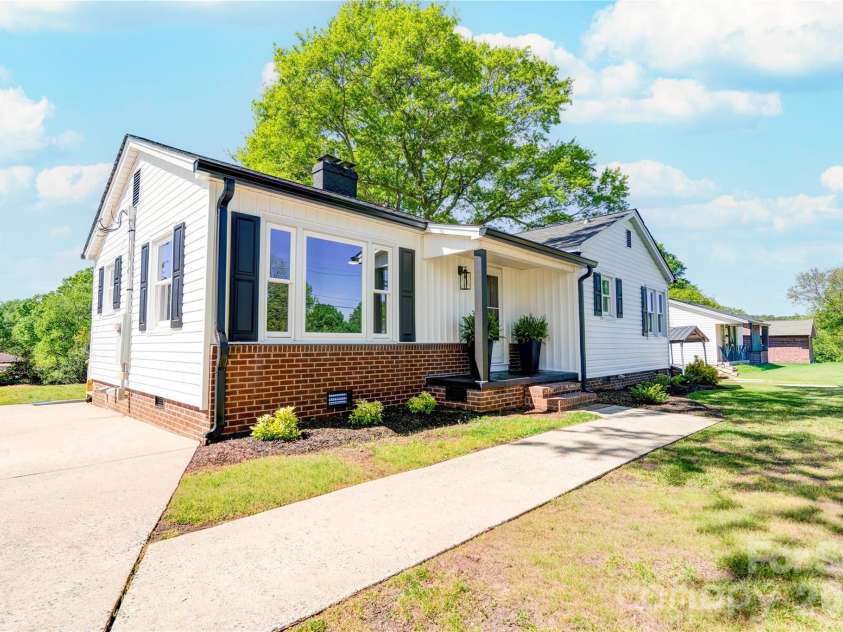 763 Broad Street, Shelby, NC 28152.  MLS# CAR4369420, YatesRealty ID 11726. Front Left Side