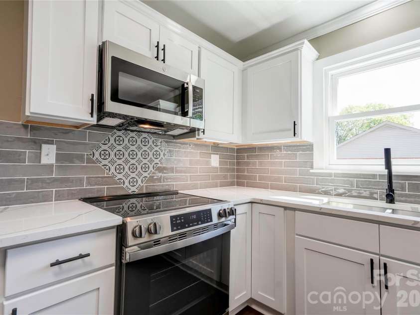 763 Broad Street, Shelby, NC 28152.  MLS# CAR4369420, YatesRealty ID 11726. Kitchen
