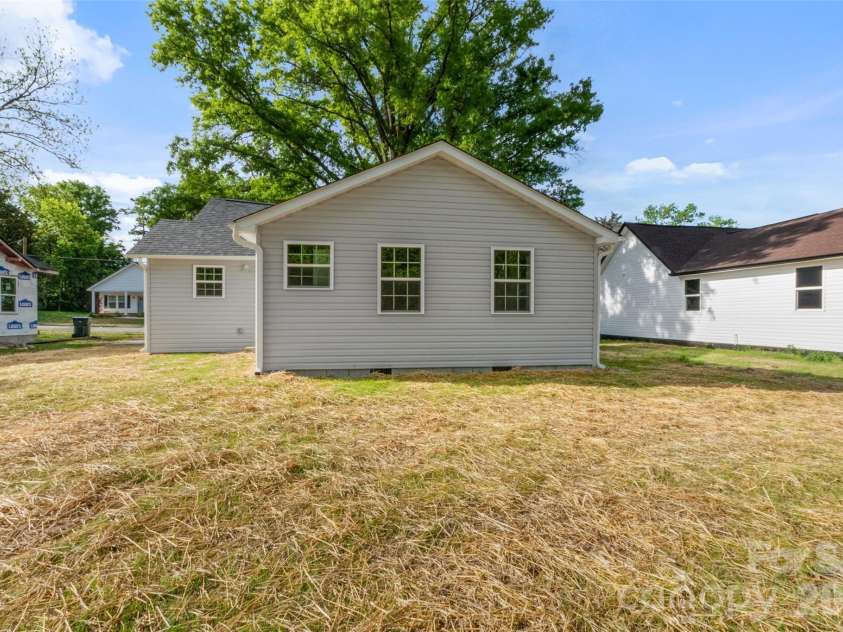 328 Whitner Street, Rock Hill, SC 29730.  MLS# CAR4370096, YatesRealty ID 11727. 