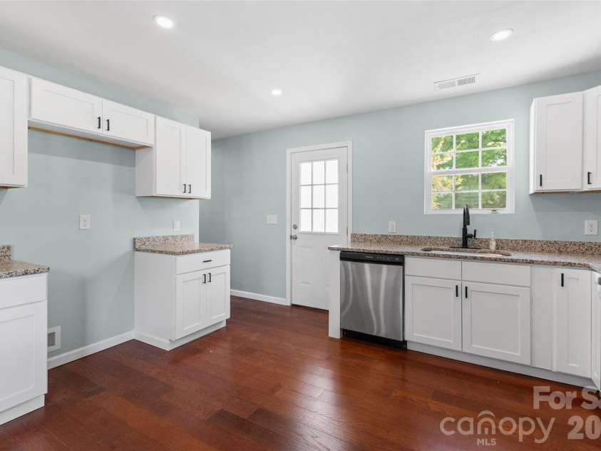 328 Whitner Street, Rock Hill, SC 29730.  MLS# CAR4370096, YatesRealty ID 11727. 