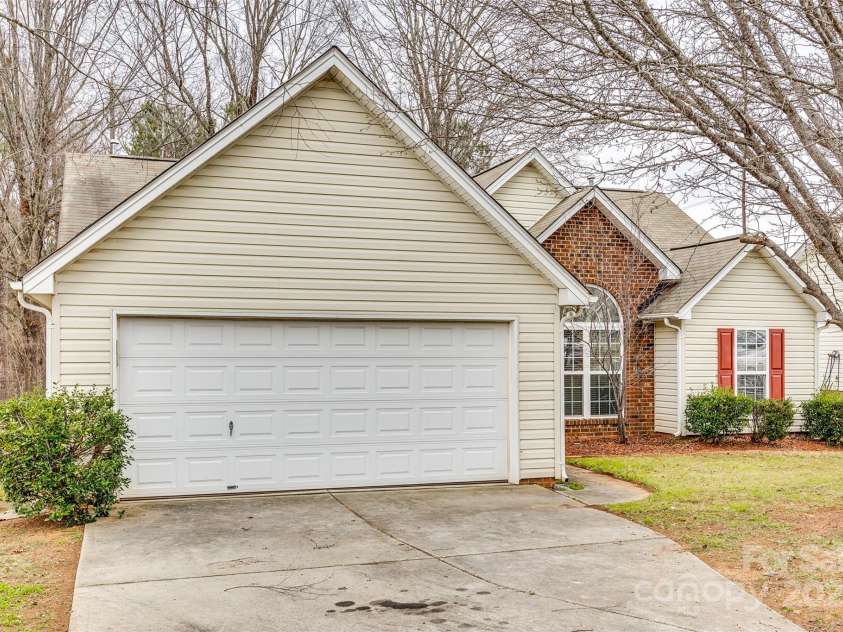 4648 Madeline Drive, Rock Hill, SC 29732.  MLS# CAR4217796, YatesRealty ID 11727. 