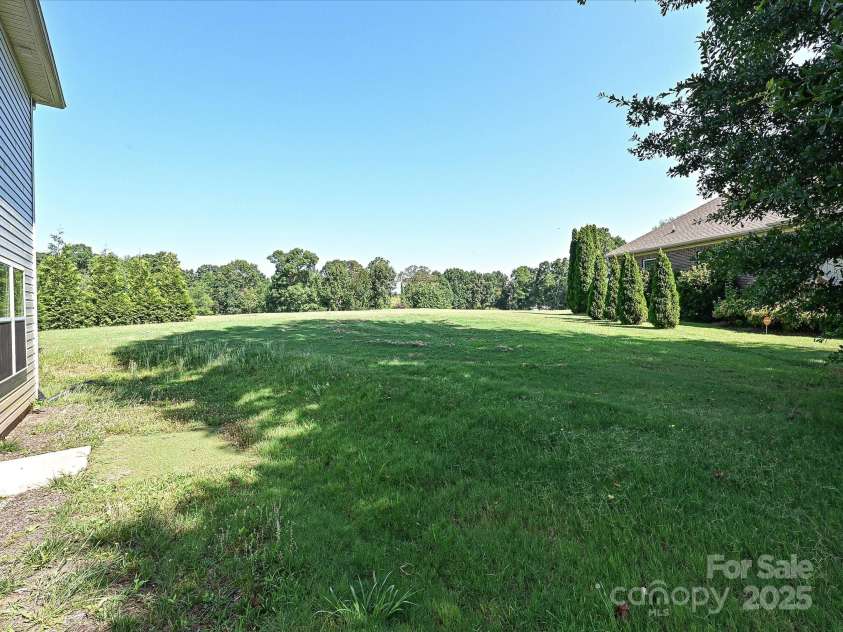 104 Mulligan Drive, Shelby, NC 28150.  MLS# CAR4241594, YatesRealty ID 11728. Spacious backyard