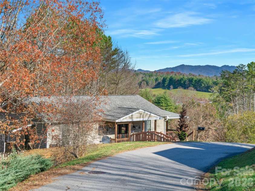 16 Sunny Lane, Mars Hill, NC 28754.  MLS# CAR4370188, YatesRealty ID 11728. 