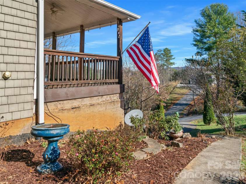16 Sunny Lane, Mars Hill, NC 28754.  MLS# CAR4370188, YatesRealty ID 11728. 