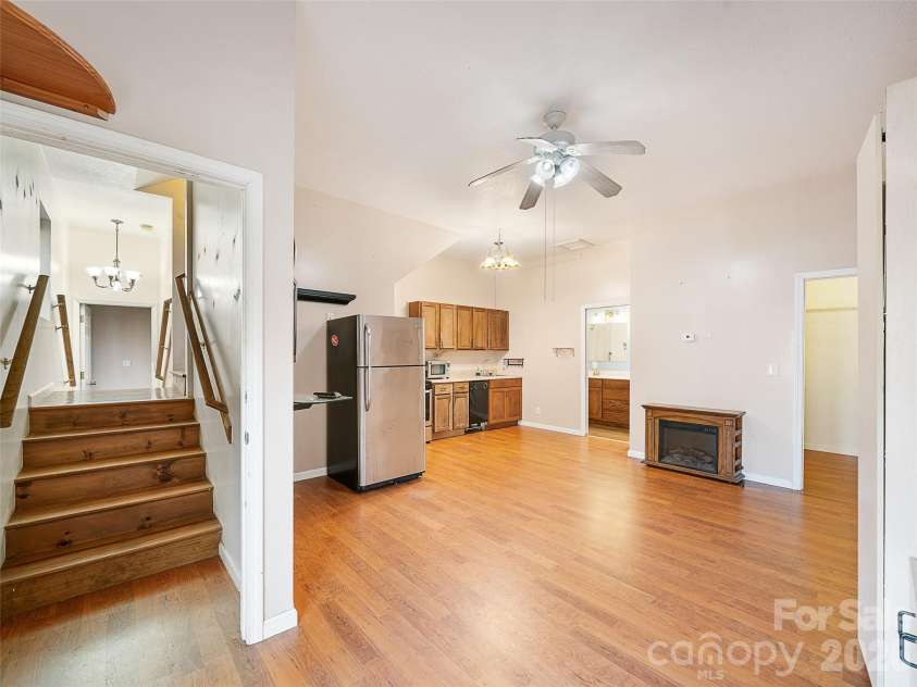 16 Sunny Lane, Mars Hill, NC 28754.  MLS# CAR4370188, YatesRealty ID 11728. 
