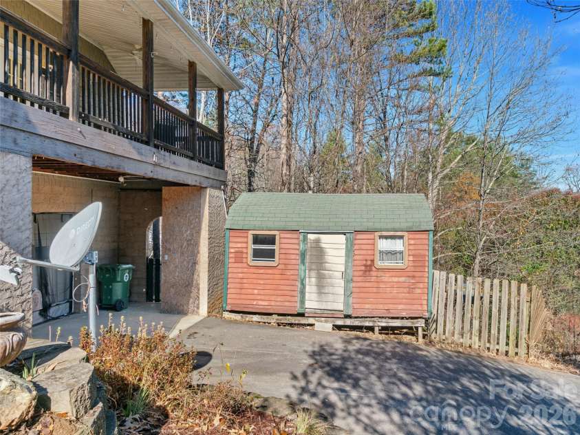 16 Sunny Lane, Mars Hill, NC 28754.  MLS# CAR4370188, YatesRealty ID 11728. 