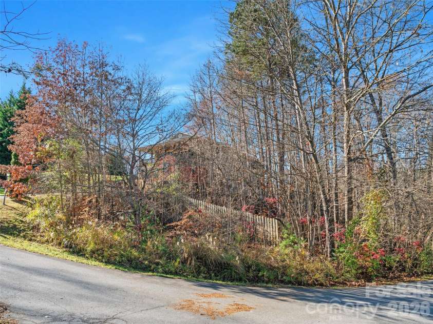 16 Sunny Lane, Mars Hill, NC 28754.  MLS# CAR4370188, YatesRealty ID 11728. 