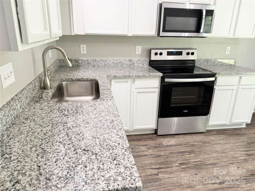 1252 Shenandoah Circle, Rock Hill, SC 29730.  MLS# CAR4252748, YatesRealty ID 11729. 