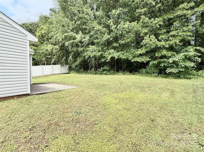 1252 Shenandoah Circle, Rock Hill, SC 29730.  MLS# CAR4252748, YatesRealty ID 11729. 