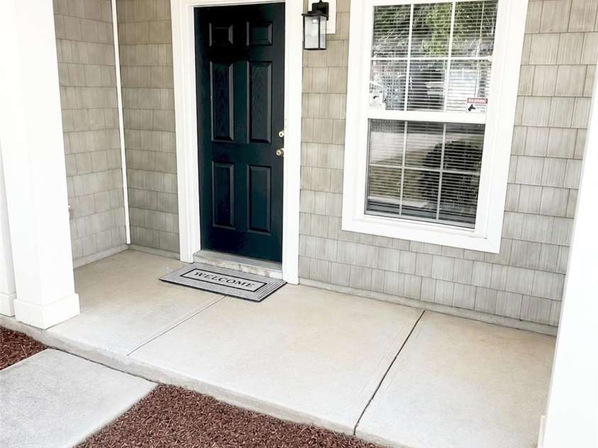 14043 Pinyon Pine Lane, Charlotte, NC 28215.  MLS# CAR4370263, YatesRealty ID 11729. 