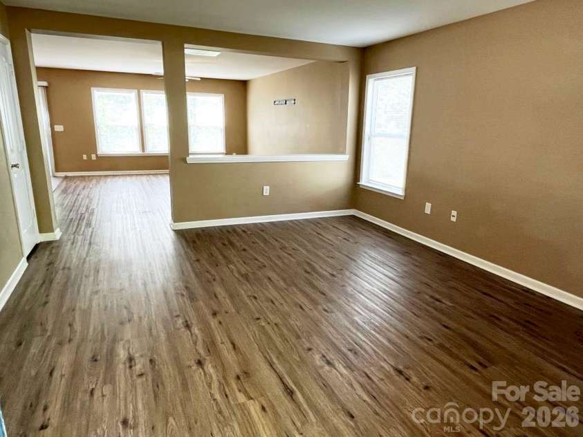 14043 Pinyon Pine Lane, Charlotte, NC 28215.  MLS# CAR4370263, YatesRealty ID 11729. 