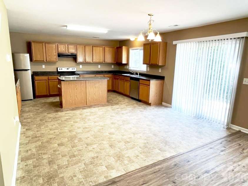 14043 Pinyon Pine Lane, Charlotte, NC 28215.  MLS# CAR4370263, YatesRealty ID 11729. 