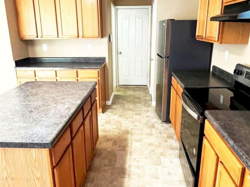 14043 Pinyon Pine Lane, Charlotte, NC 28215.  MLS# CAR4370263, YatesRealty ID 11729. 
