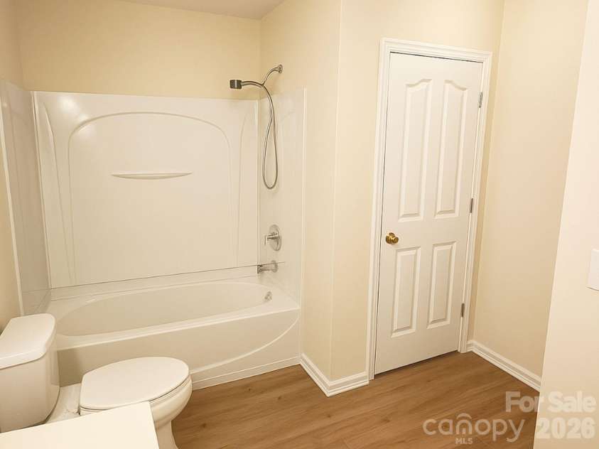 14043 Pinyon Pine Lane, Charlotte, NC 28215.  MLS# CAR4370263, YatesRealty ID 11729. 