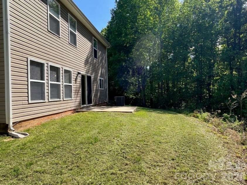 14043 Pinyon Pine Lane, Charlotte, NC 28215.  MLS# CAR4370263, YatesRealty ID 11729. 