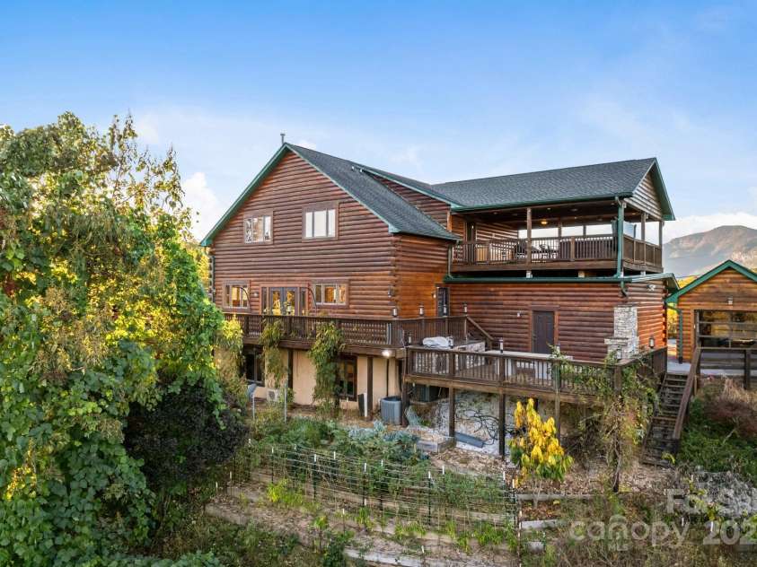 138 Silver Tree Lane, Lake Lure, NC 28746.  MLS# CAR4321297, YatesRealty ID 1173. 