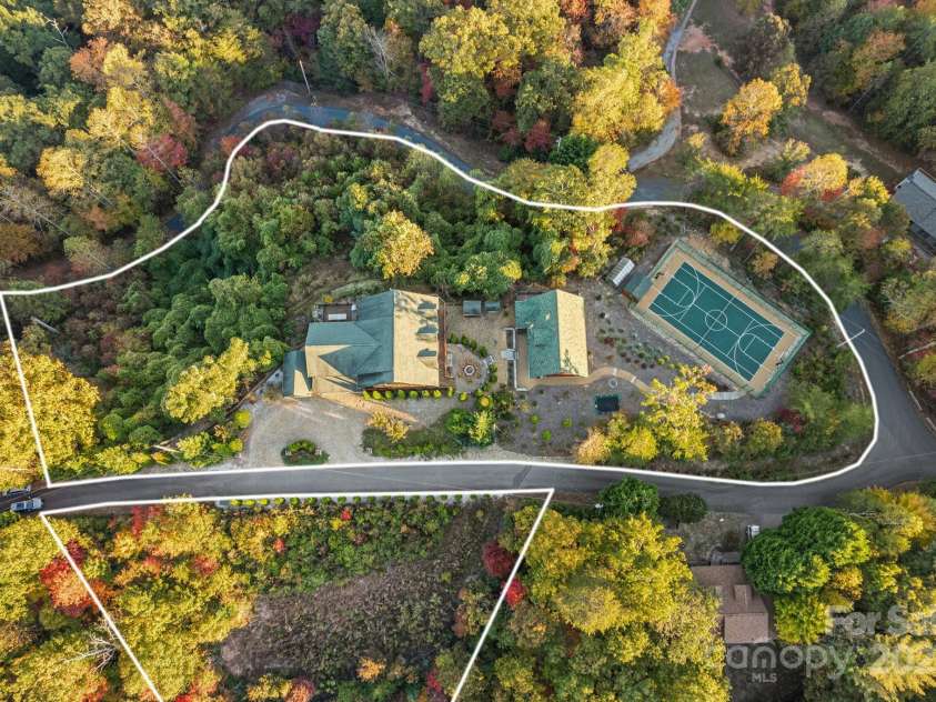 138 Silver Tree Lane, Lake Lure, NC 28746.  MLS# CAR4321297, YatesRealty ID 1173. 